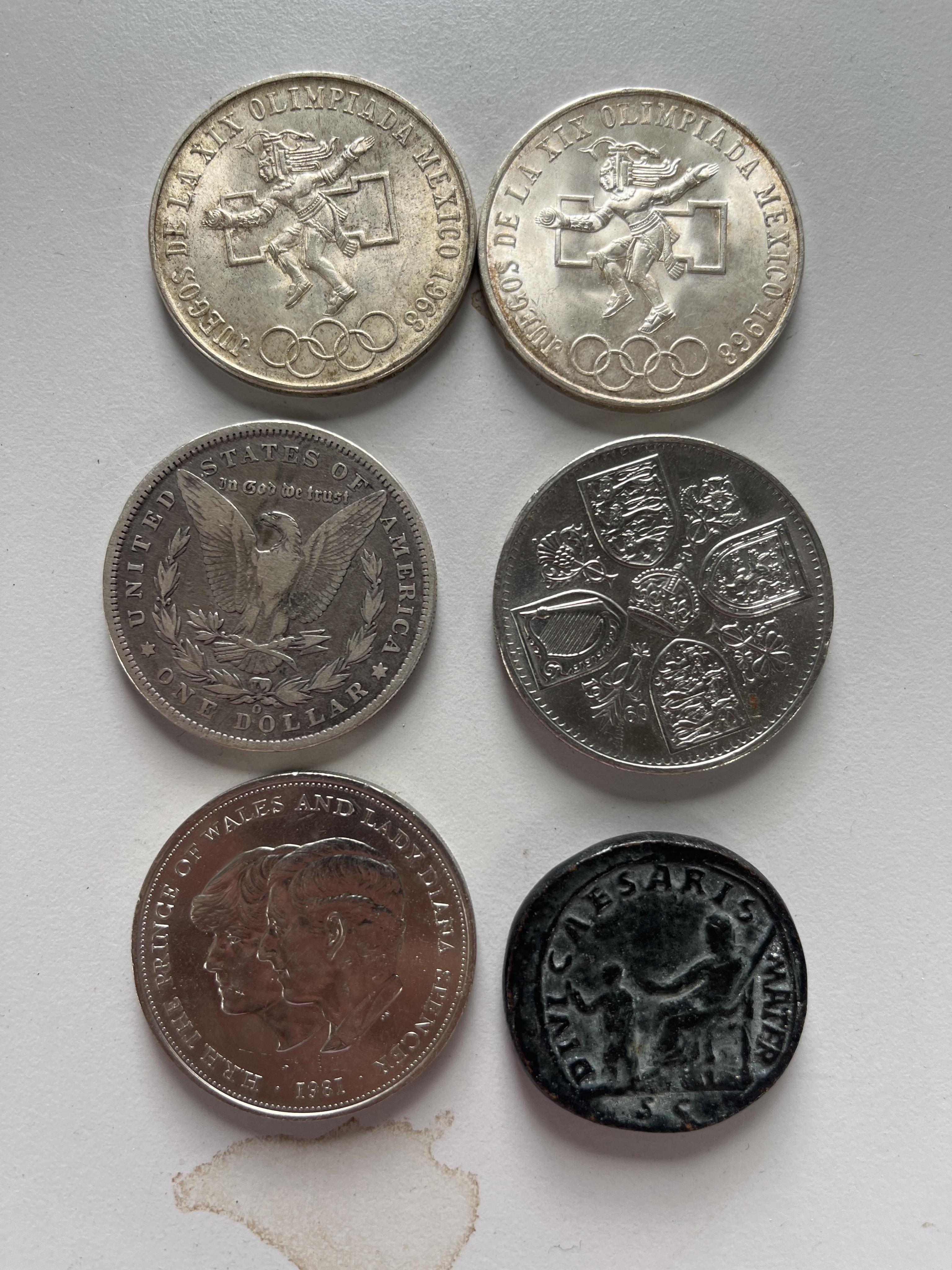 British and world coins, including Elizabeth II pre-decimal coinage, and various used banknotes, highlights include two Mexico silver 25 pesos, Olympics 1968, a USA Morgan dollar 1900 and a Domitian sestertius, possibly